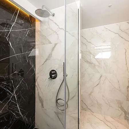 Kantoni Luxury Apartment *