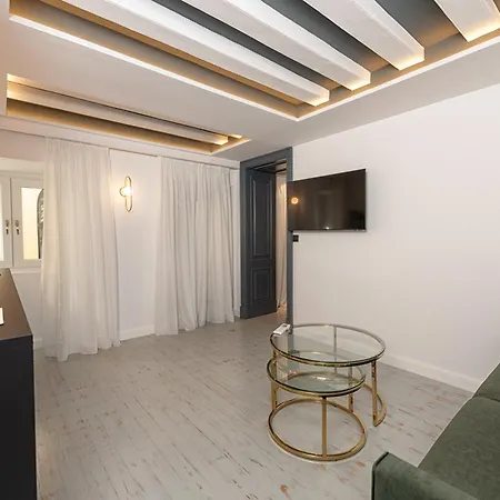 Kantoni Luxury Apartment